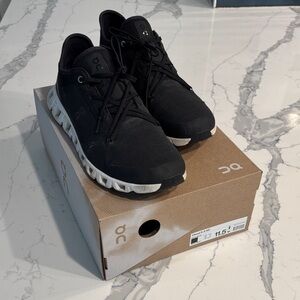 11.5 Men’s On Running Men's Black Athletic Shoes